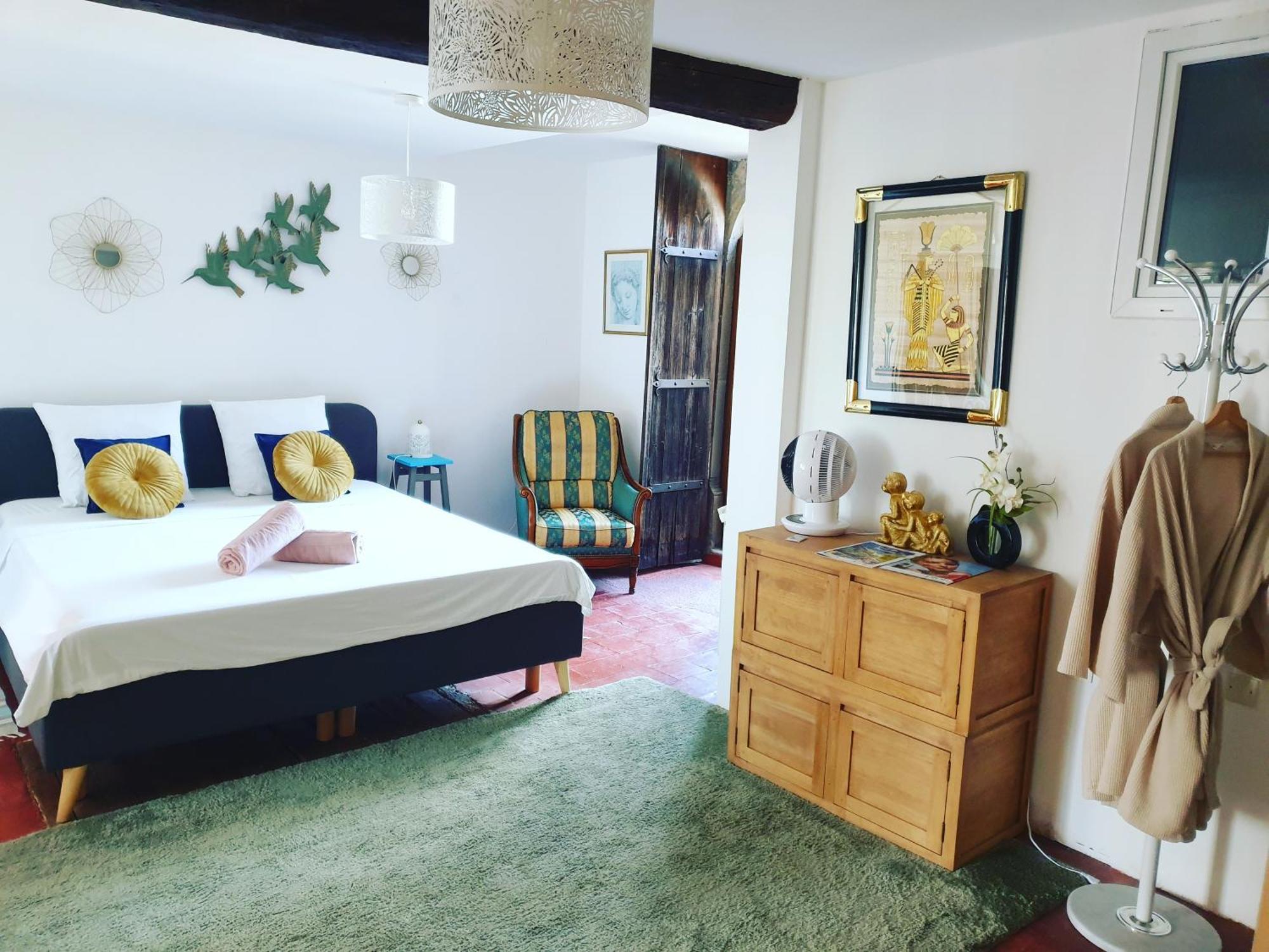 Les 2 Droles D'Oiseaux Bed & Breakfast Luc-sur-Orbieu Bagian luar foto