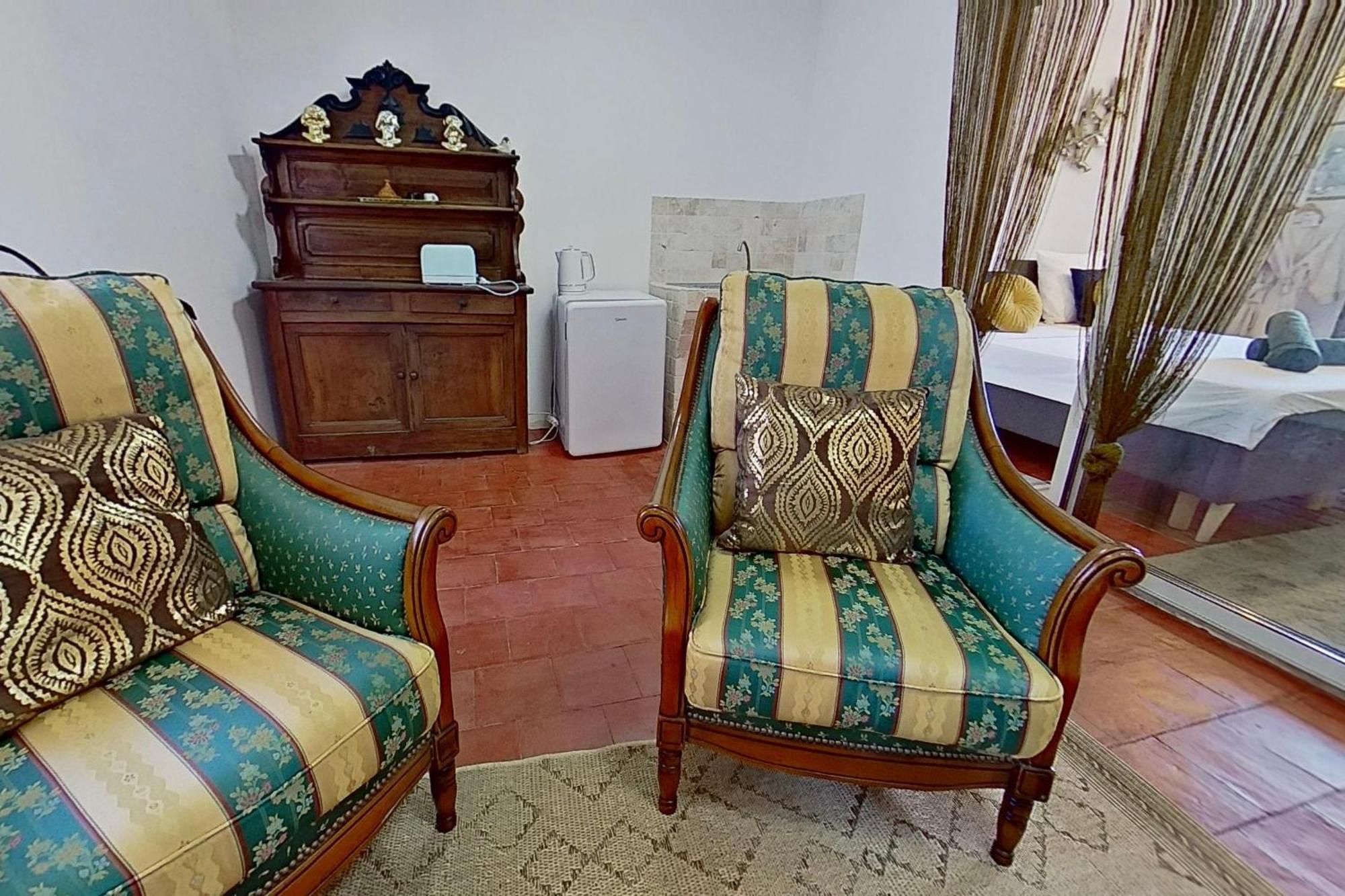 Les 2 Droles D'Oiseaux Bed & Breakfast Luc-sur-Orbieu Bagian luar foto