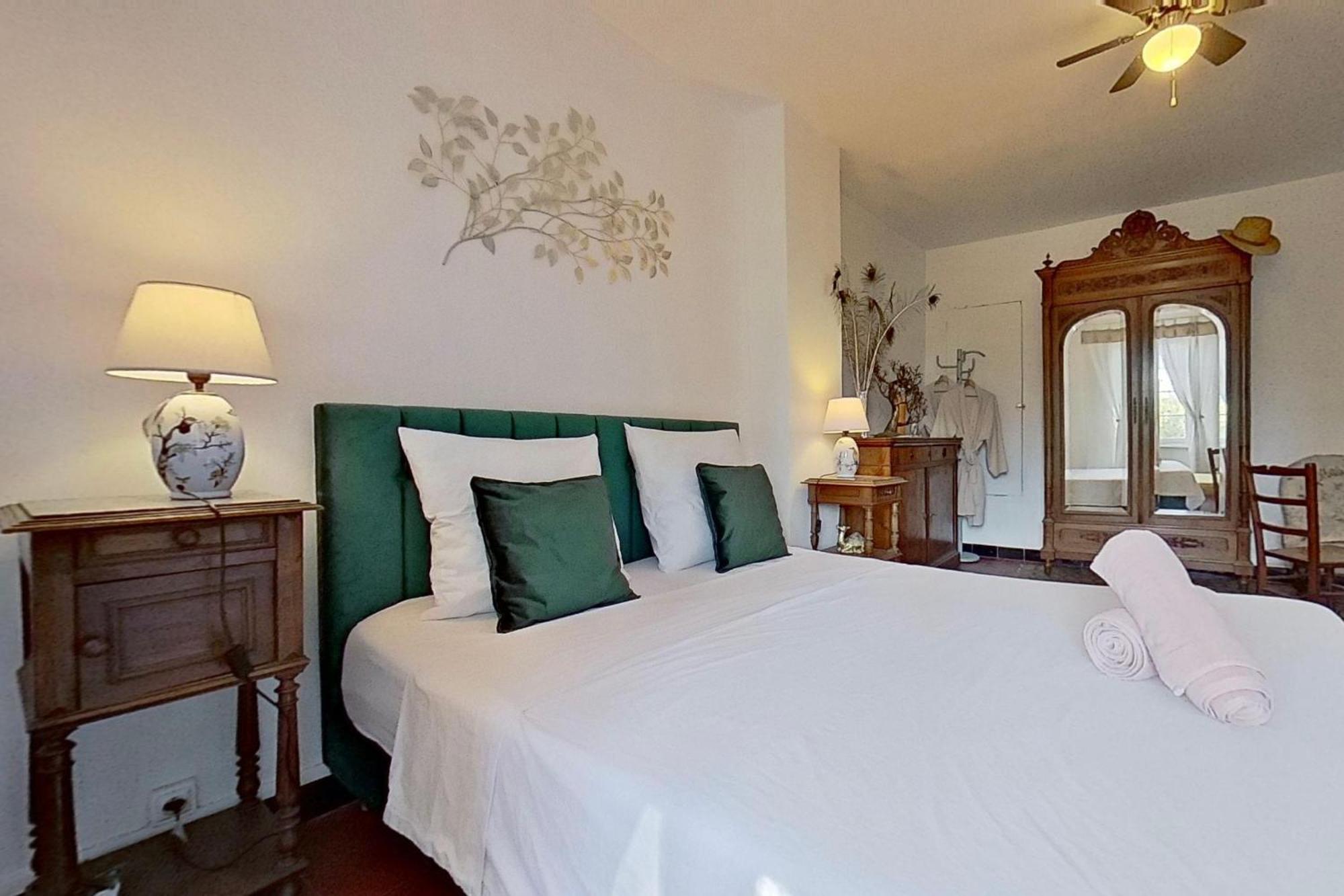 Les 2 Droles D'Oiseaux Bed & Breakfast Luc-sur-Orbieu Bagian luar foto